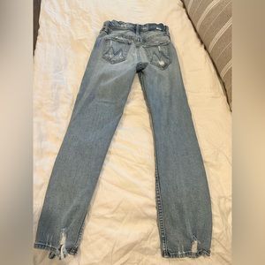 MOTHER The Tomcat high rise ripped crop straight jeans size 24